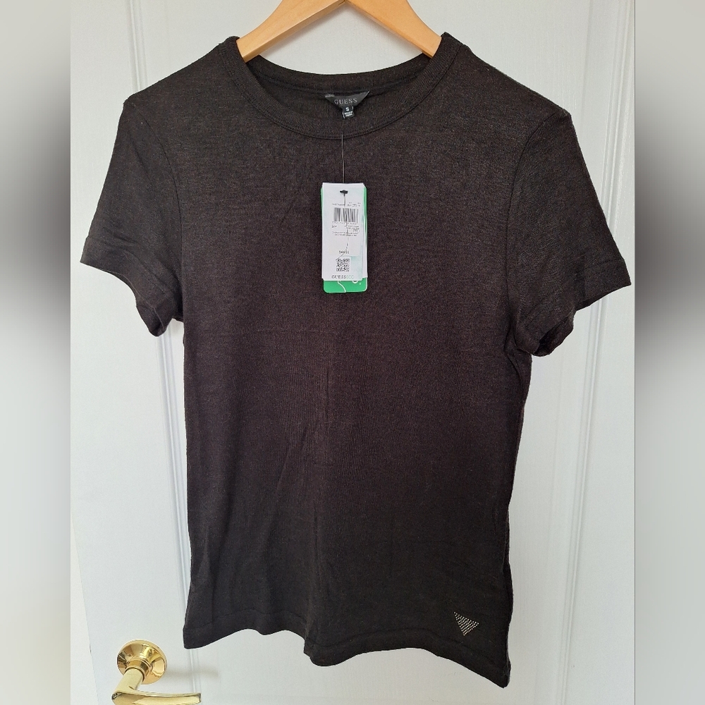 NWT Guess Easy Fit Embellishment Tee EcoVero Small - Picture 2 of 8